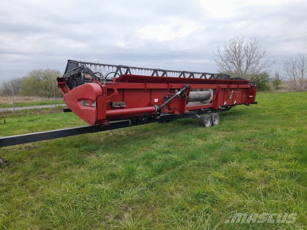 Case IH Axial Flow 8230 Комбайни