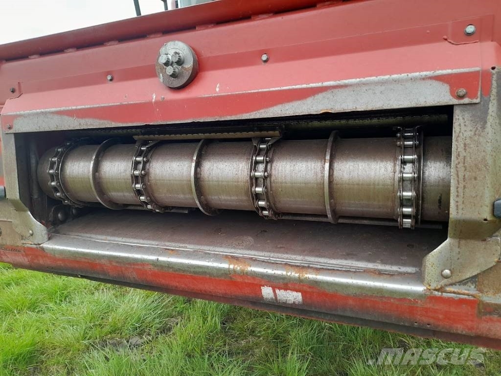 Case IH Axial Flow 8230 Комбайни