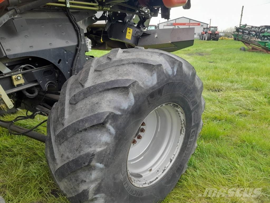 Case IH Axial Flow 8230 Комбайни
