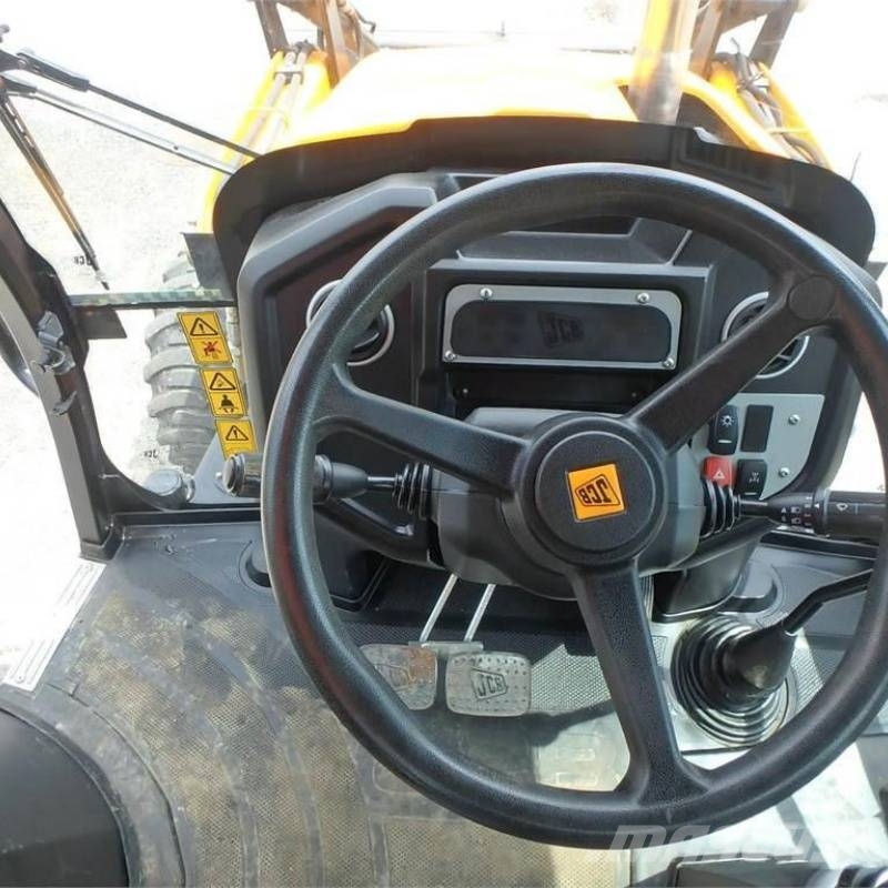 JCB 3 CX Ekskavatori-iekrāvēji