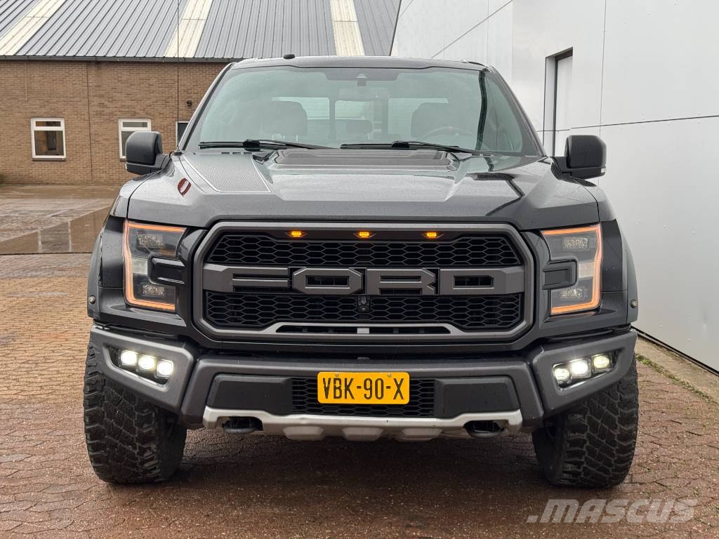 Ford Raptor Avtomobili