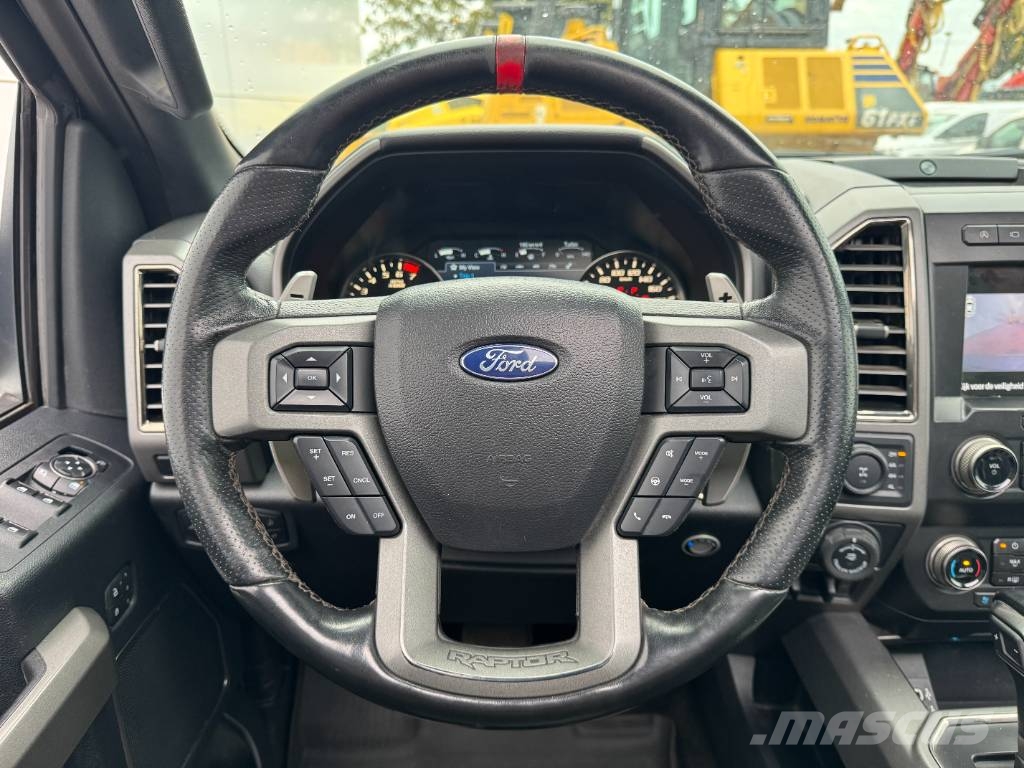 Ford Raptor Avtomobili