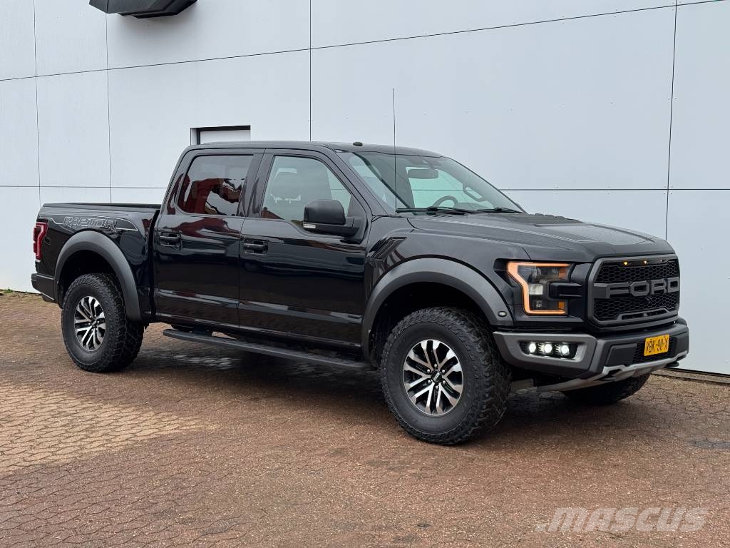 Ford Raptor Avtomobili