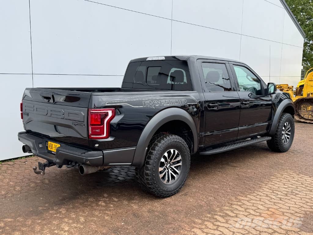 Ford Raptor Avtomobili