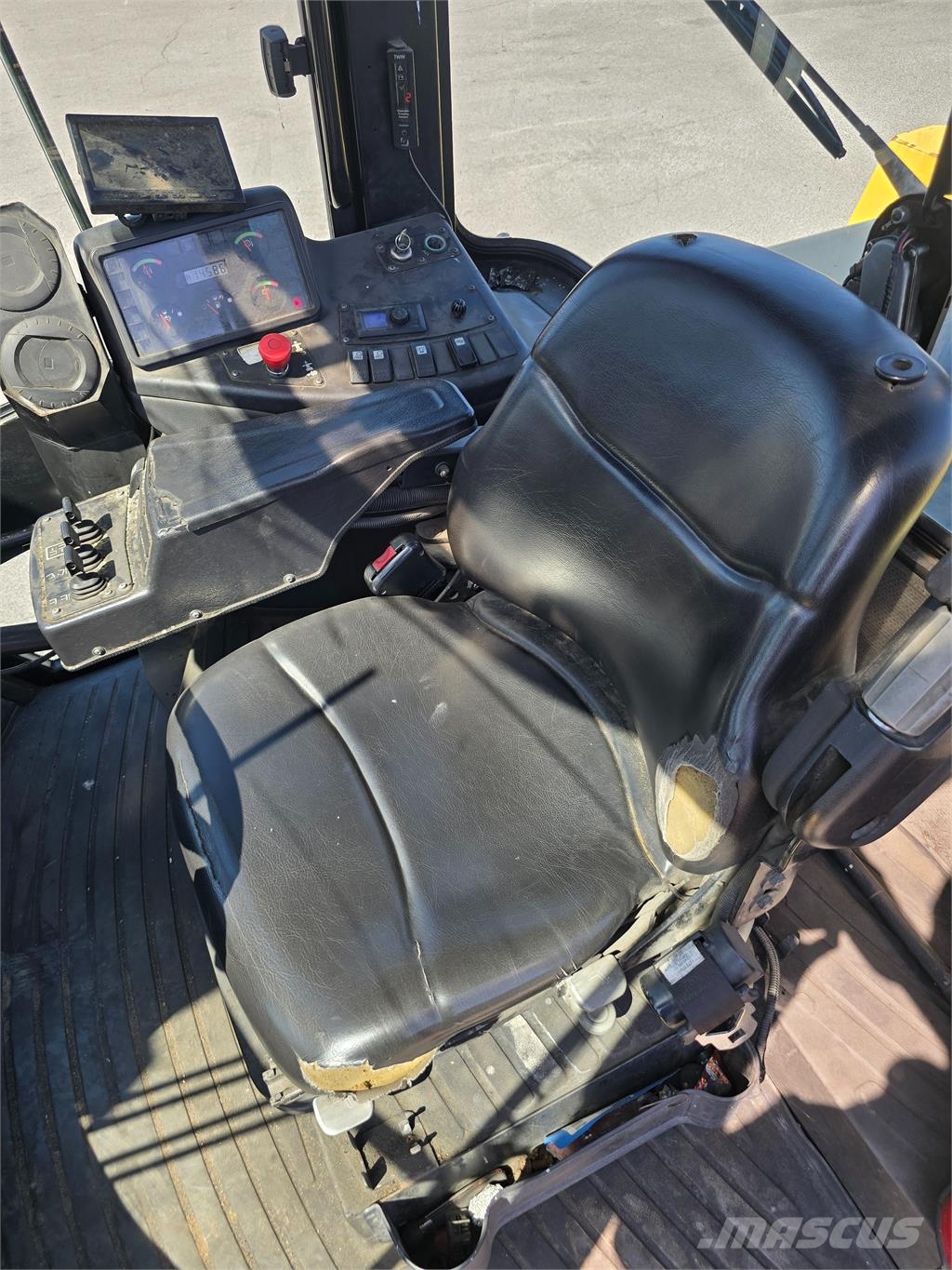 Hyster H20XM-9 Diesel Trucker
