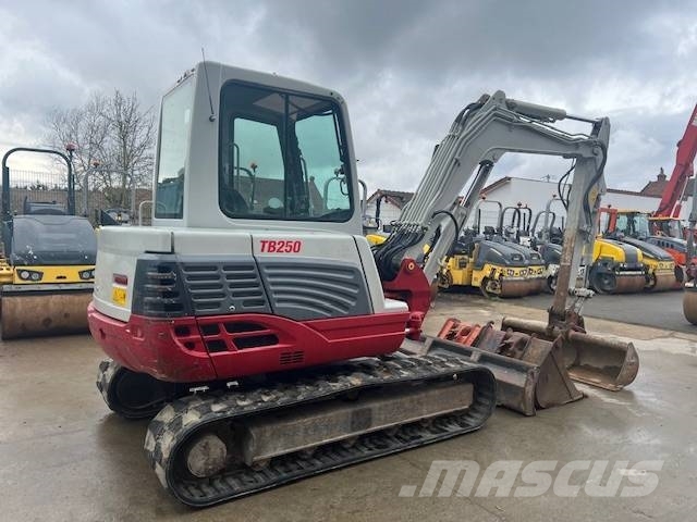Takeuchi TB 250 Mini bageri < 7t