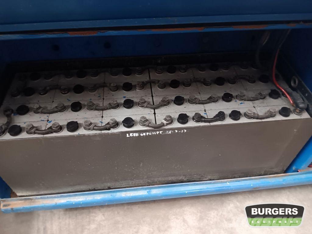 Holland Lift Q-135EL24 Elevadores de tesoura
