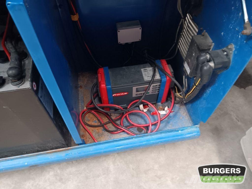 Holland Lift Q-135EL24 Elevadores de tesoura