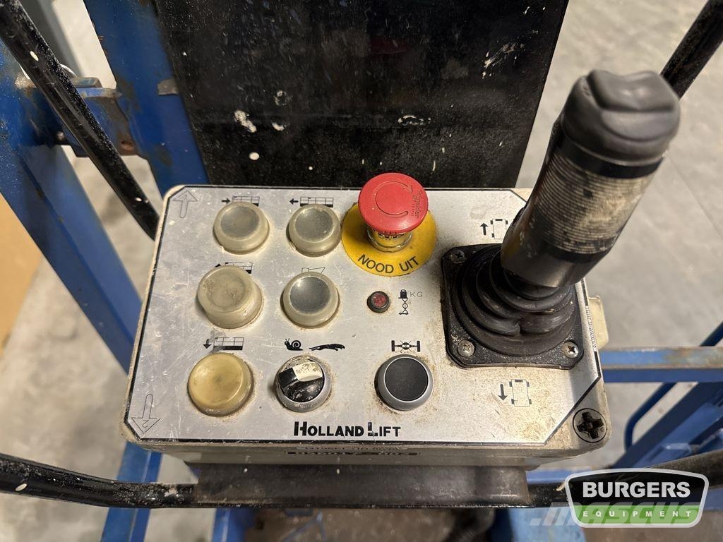 Holland Lift Q-135EL24 Elevadores de tesoura