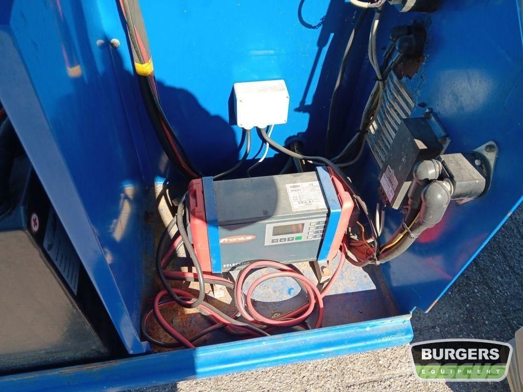 Holland Lift Q-135EL24 Elevadores de tesoura