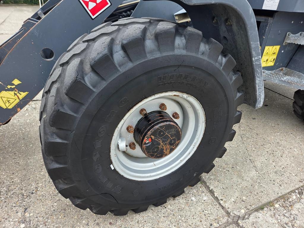 Terex TL80 met 4-cilinder Deutz Kolové nakladače