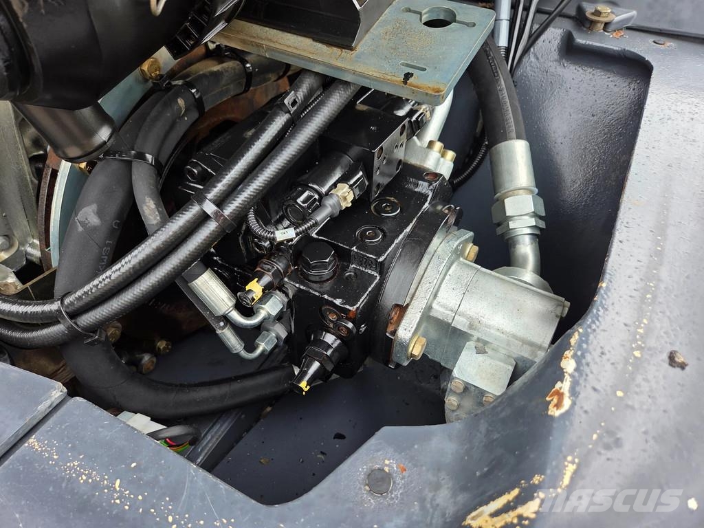 Terex TL80 met 4-cilinder Deutz Kolové nakladače