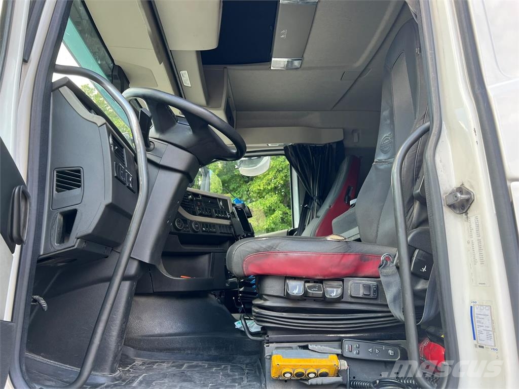 Volvo FH 13.500 Lastbiler med containerramme / veksellad