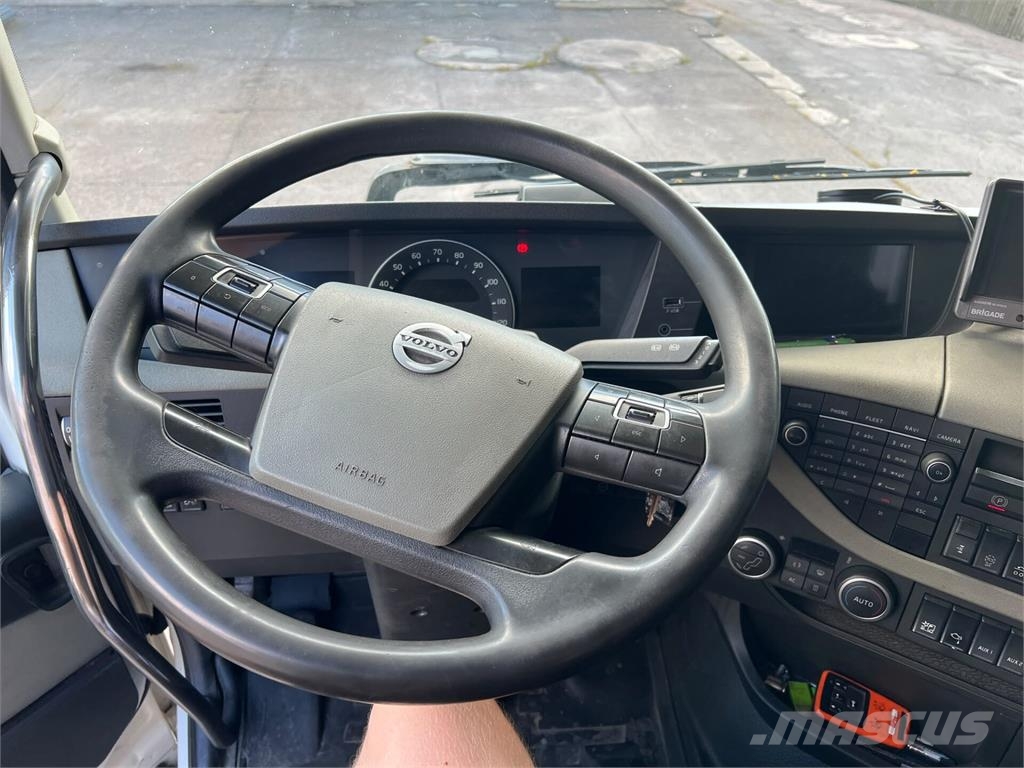 Volvo FH 13.500 Lastbiler med containerramme / veksellad