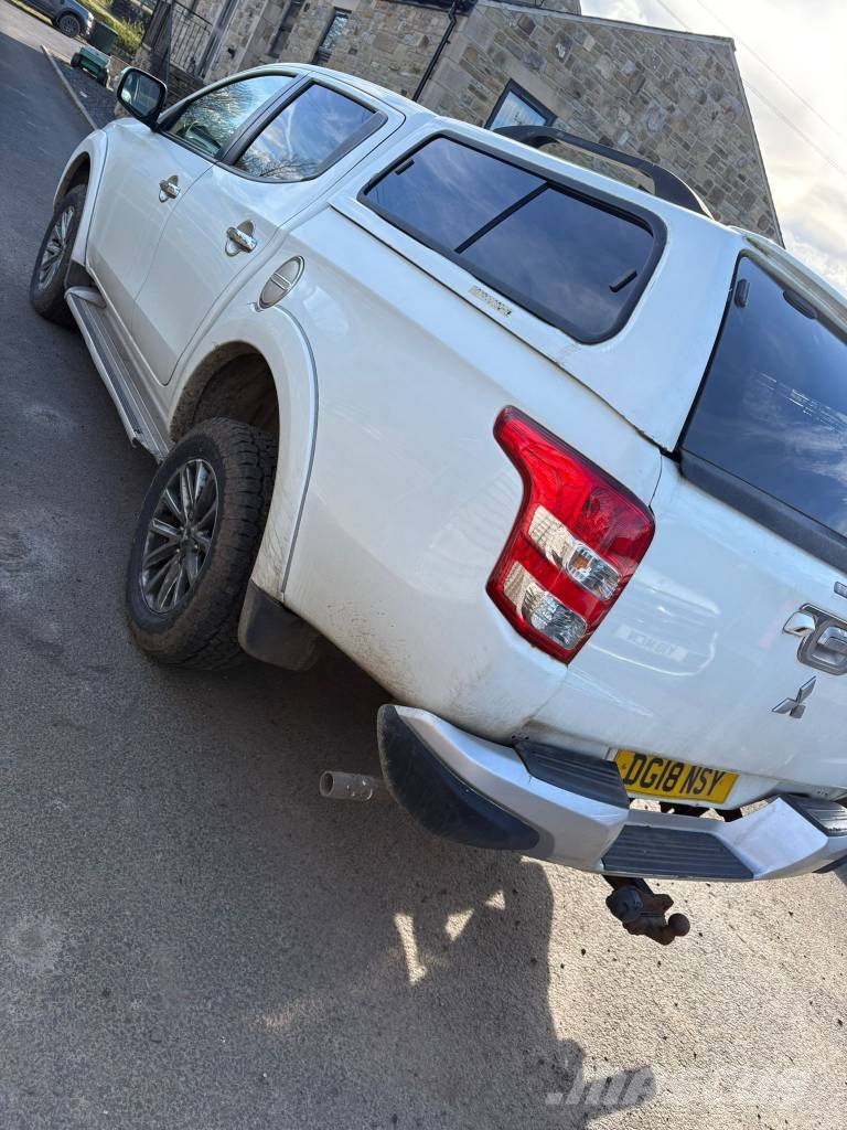 Mitsubishi L200 Barbarian Double-cab Pick Up Пикапи
