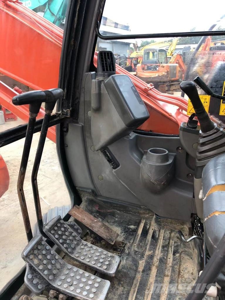 Hitachi ZX 60 Гусеничні екскаватори