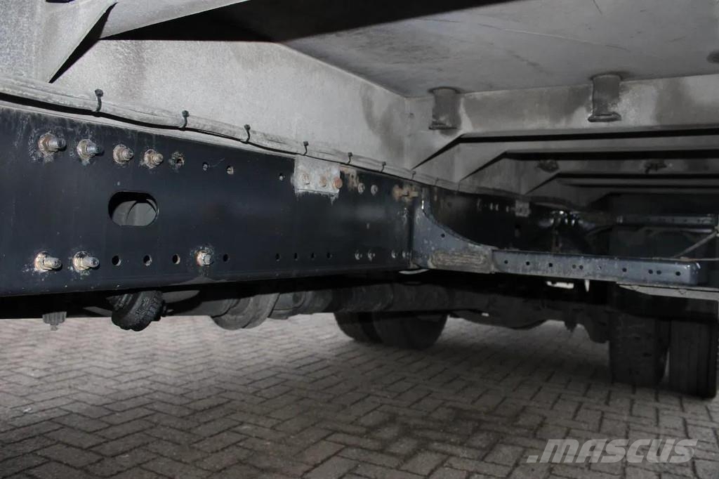 MAN TGL 8.220 + EURO 6 + LIFT Curtainsider trucks