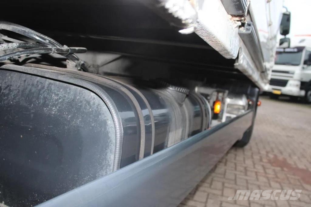 MAN TGL 8.220 + EURO 6 + LIFT Curtainsider trucks