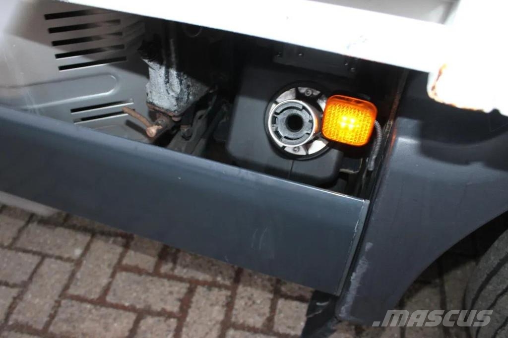 MAN TGL 8.220 + EURO 6 + LIFT Тентованные грузовики