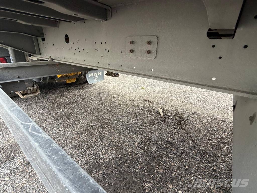 Schmitz Curtainsider Lifting 3104 Polprikolice s ponjavo