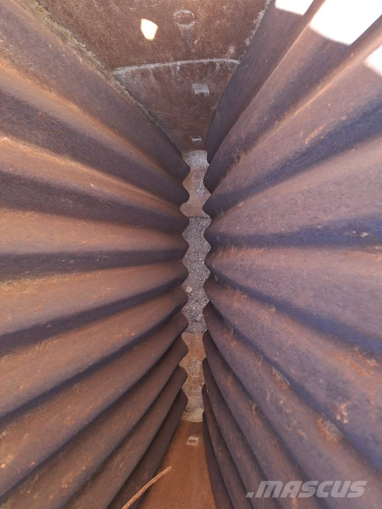 Hartl PC 1055 J Mobile jaw crusher الكسارات المتنقلة