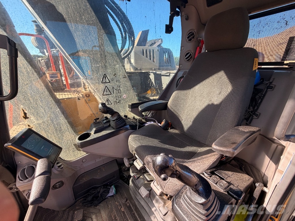 Volvo ECR235EL 履带挖掘机
