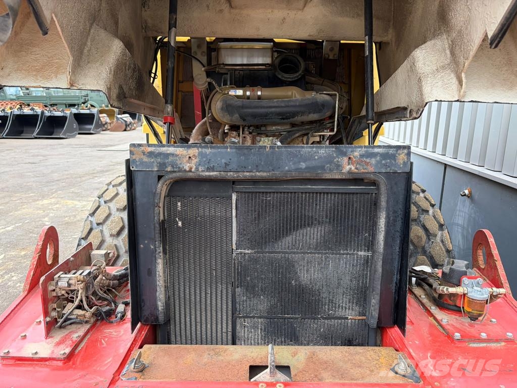Dynapac CA152D مداحل أحادية الأسطوانة