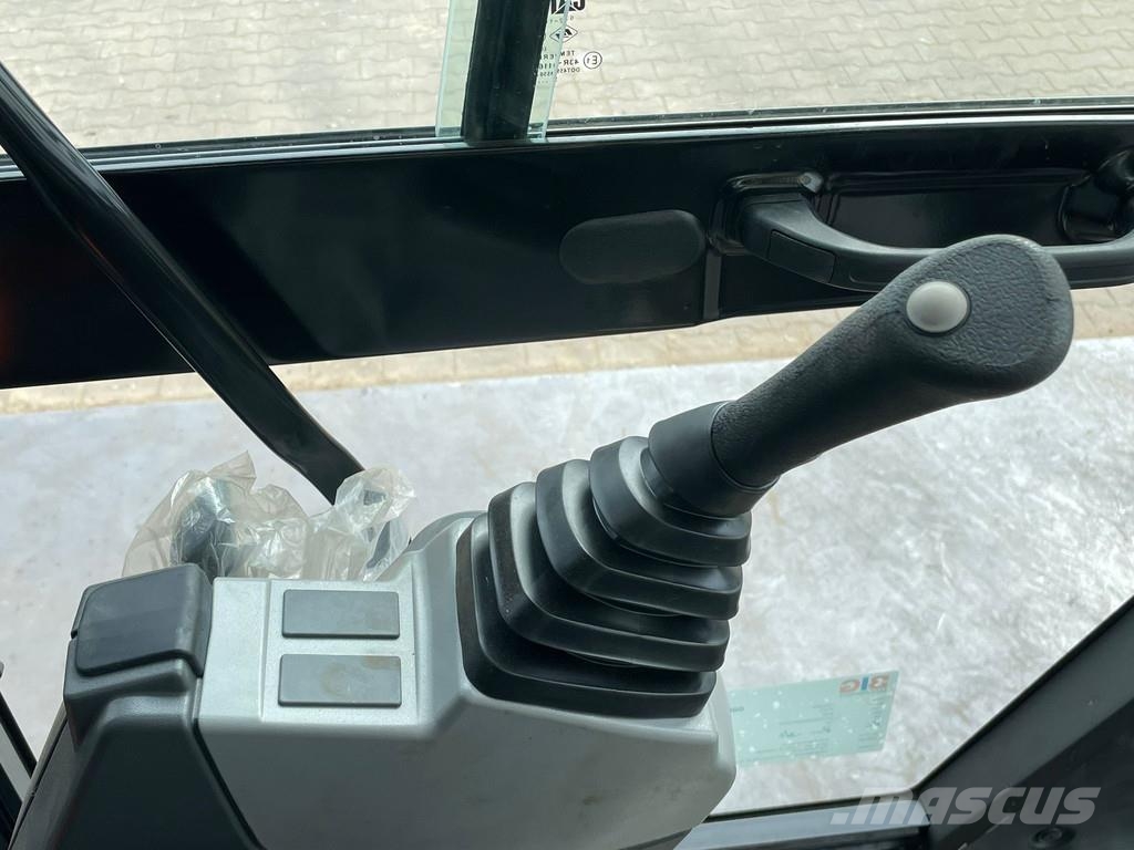 CAT 323D3 履帶式 挖土機/掘鑿機/挖掘機