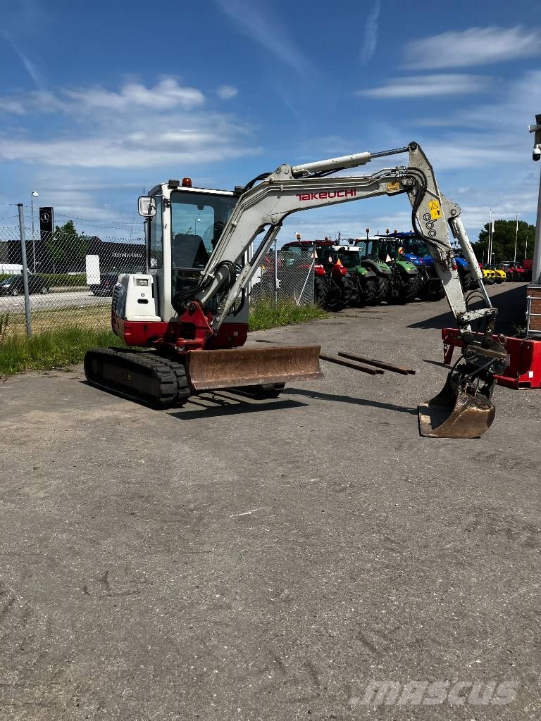 Takeuchi TB 235 CR حفارات صغيرة أقل من 7 طن (حفارات صغيرة)