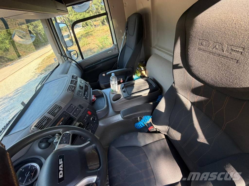 DAF CF 480 8x4 mulda tipper - electric tarpaulin Camiões basculantes