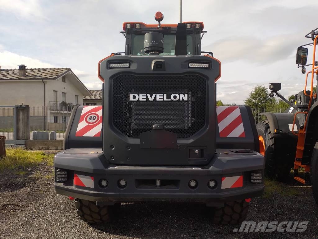 Develon DL 280-7 Iekrāvēji uz riteņiem