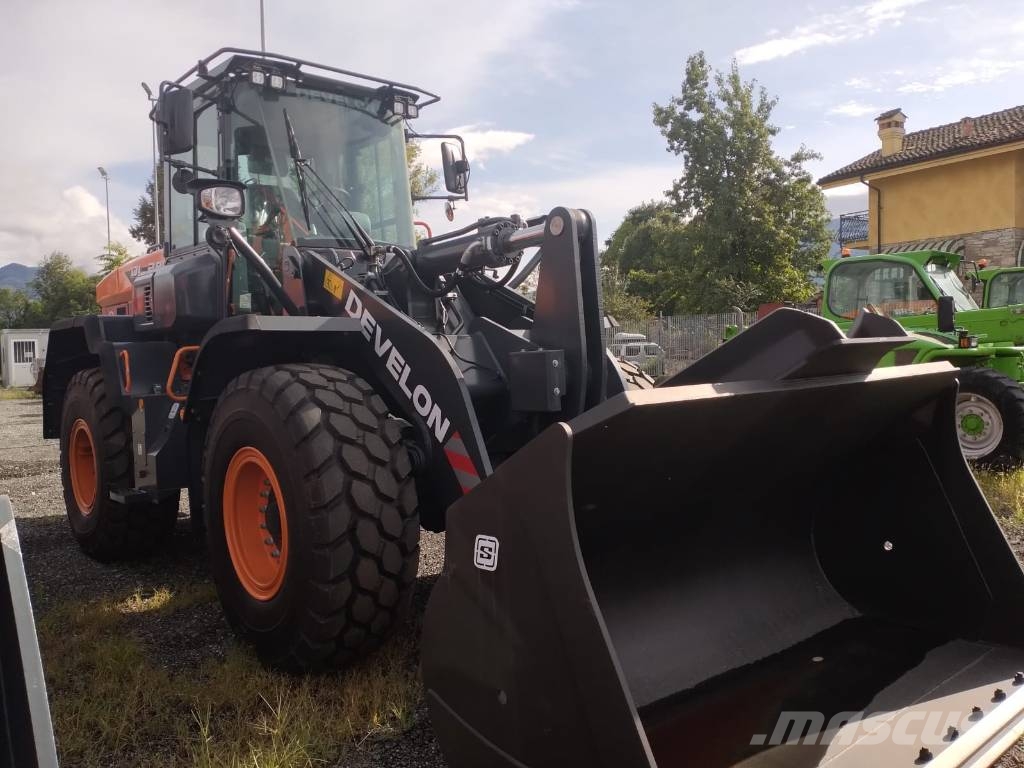 Develon DL 280-7 Iekrāvēji uz riteņiem