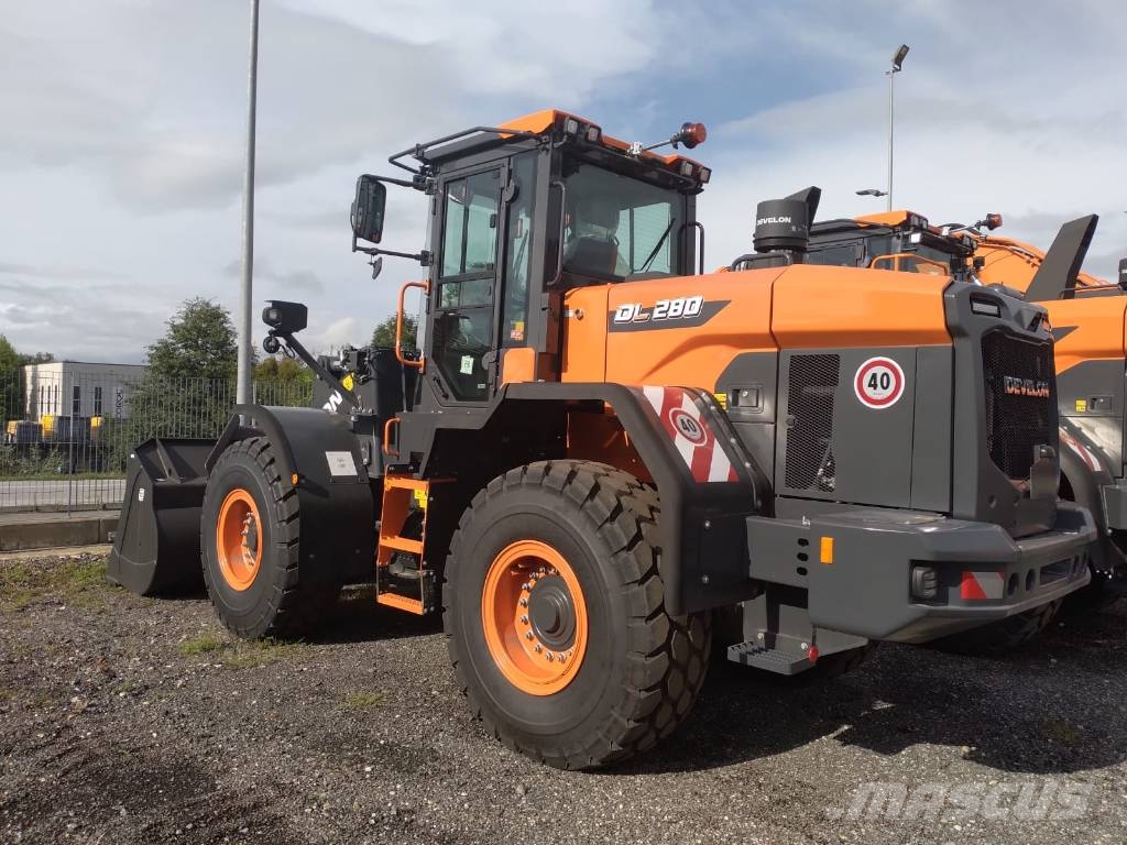 Develon DL 280-7 Iekrāvēji uz riteņiem
