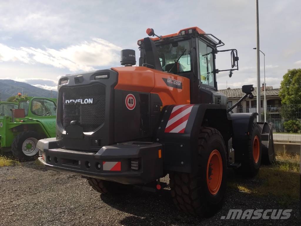 Develon DL 280-7 Iekrāvēji uz riteņiem