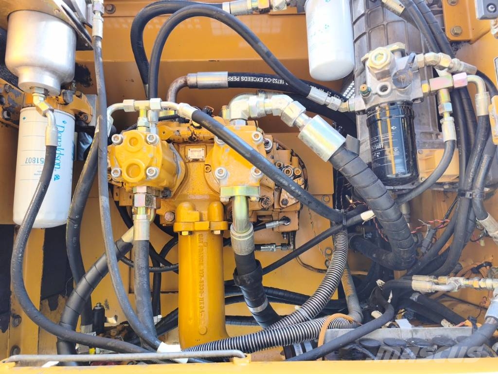 CAT 325 CL LR حفارات زحافة