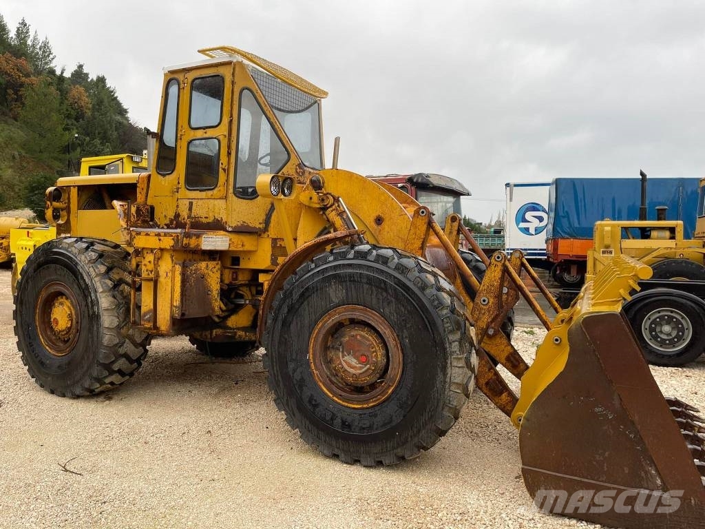 CAT 966C لوادر بعجل