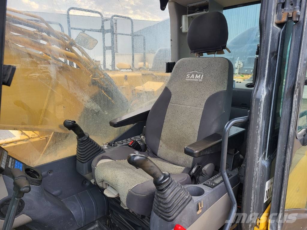Komatsu HB365LC-3 Excavadoras sobre orugas