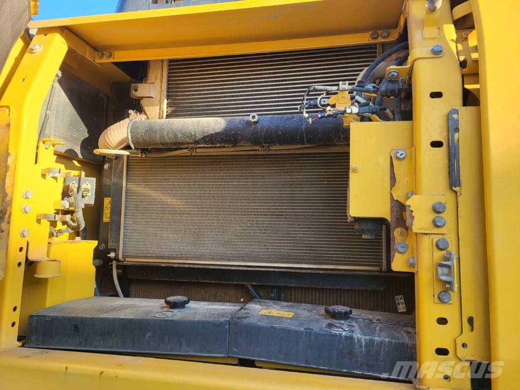 Komatsu HB365LC-3 Excavadoras sobre orugas
