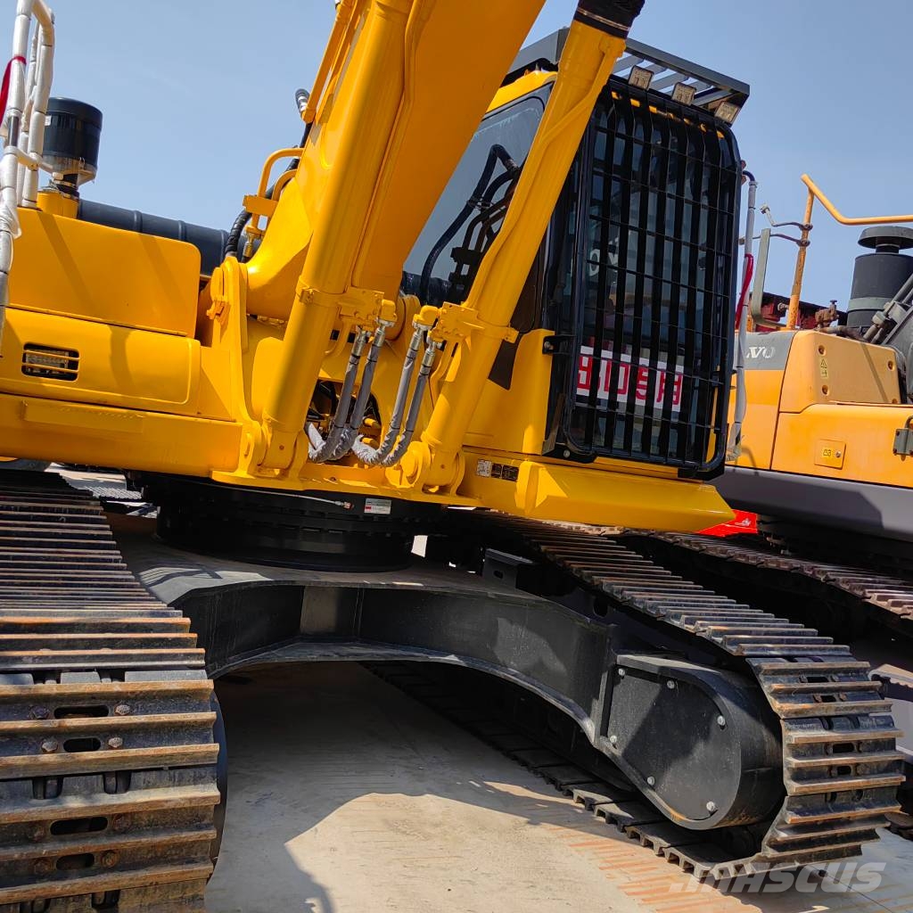 Komatsu PC 360 LC حفارات زحافة
