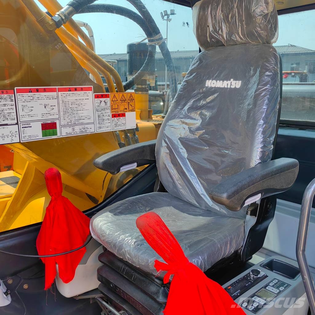 Komatsu PC 360 LC حفارات زحافة