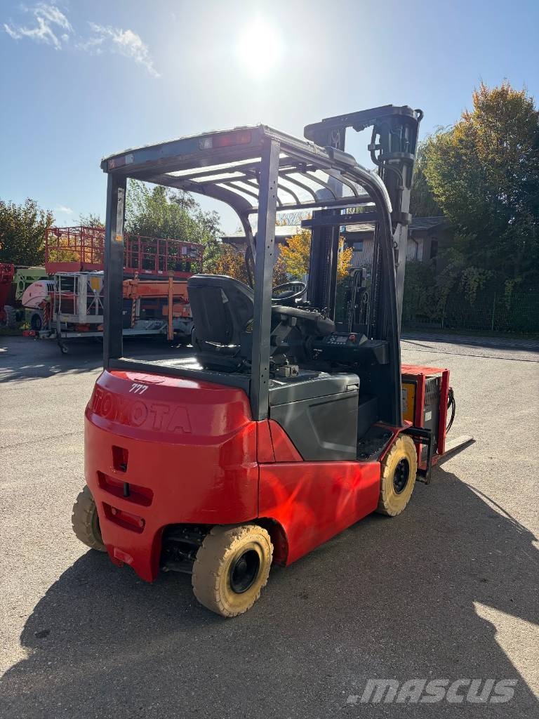 Toyota 8FBMKT25 - 2500kg 6000mm Triplex Elektrostapler Električni viličarji