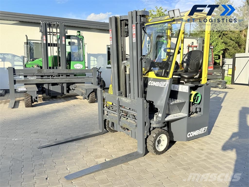 Combilift CB3000 | GAS | TRIPLEX 4900MM | HEATING FULL CABIN 4-way reach trucks