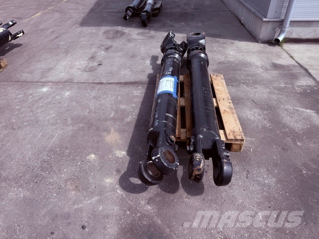 CAT LARGE HYDRAULIC CYLINDER NEW WEIGHT 3700 KG Hydraulics