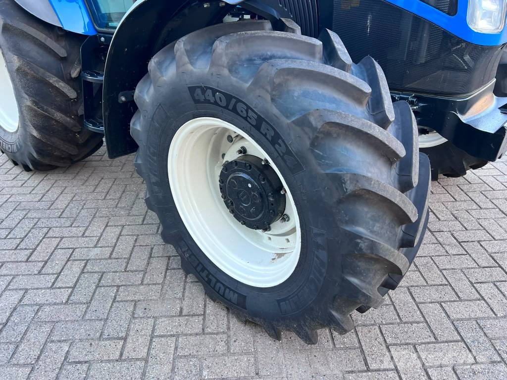 New Holland T 5.120 Τρακτέρ