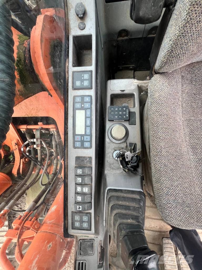 Doosan DX 225 LC Pelle sur chenilles