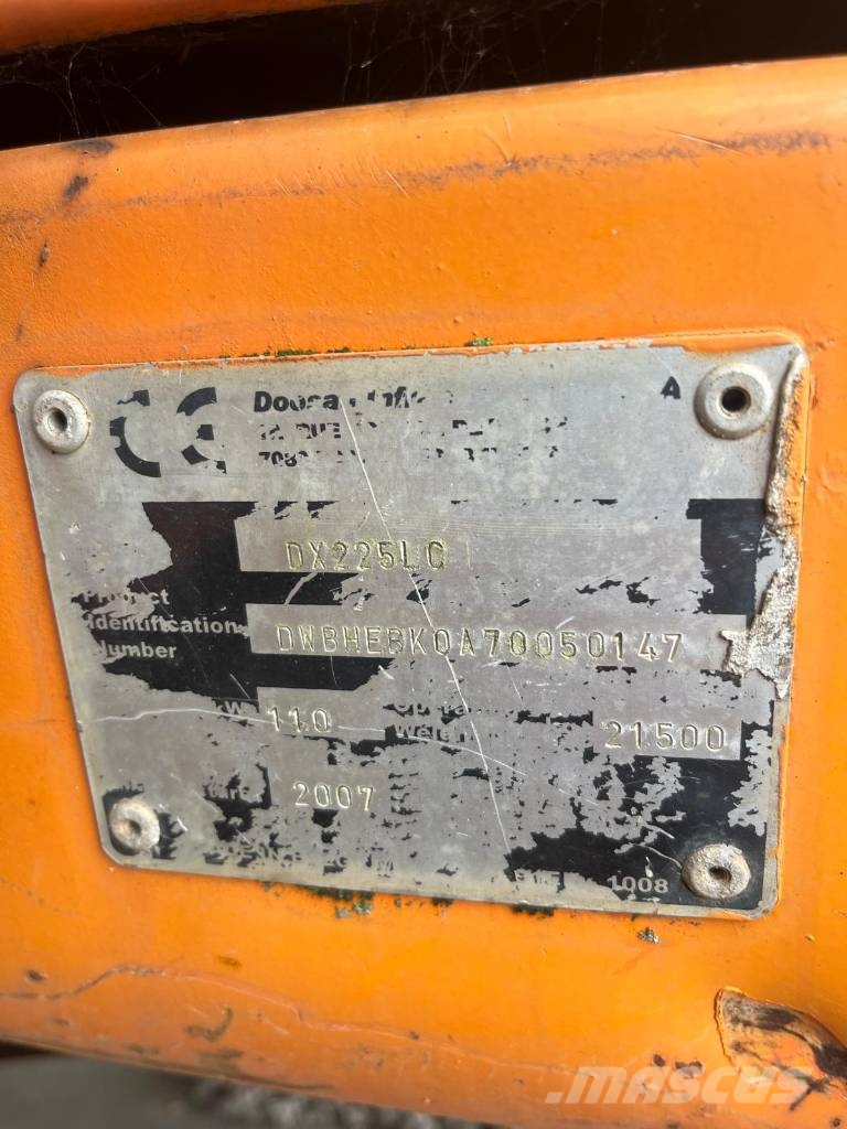 Doosan DX 225 LC Pelle sur chenilles
