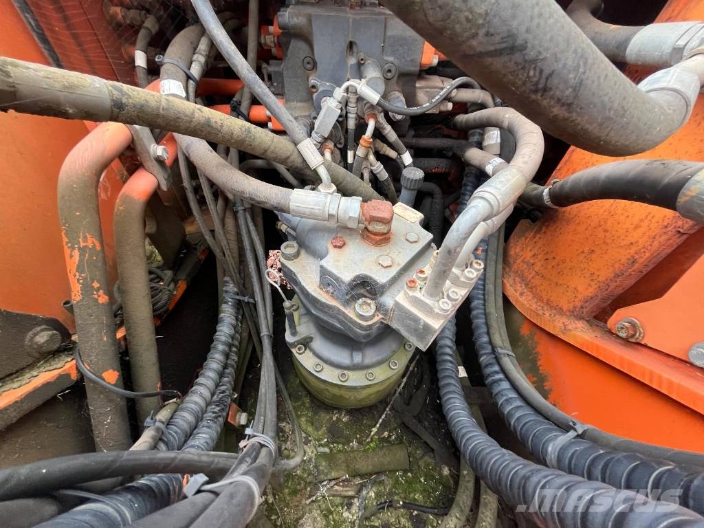 Doosan DX 225 LC Pelle sur chenilles