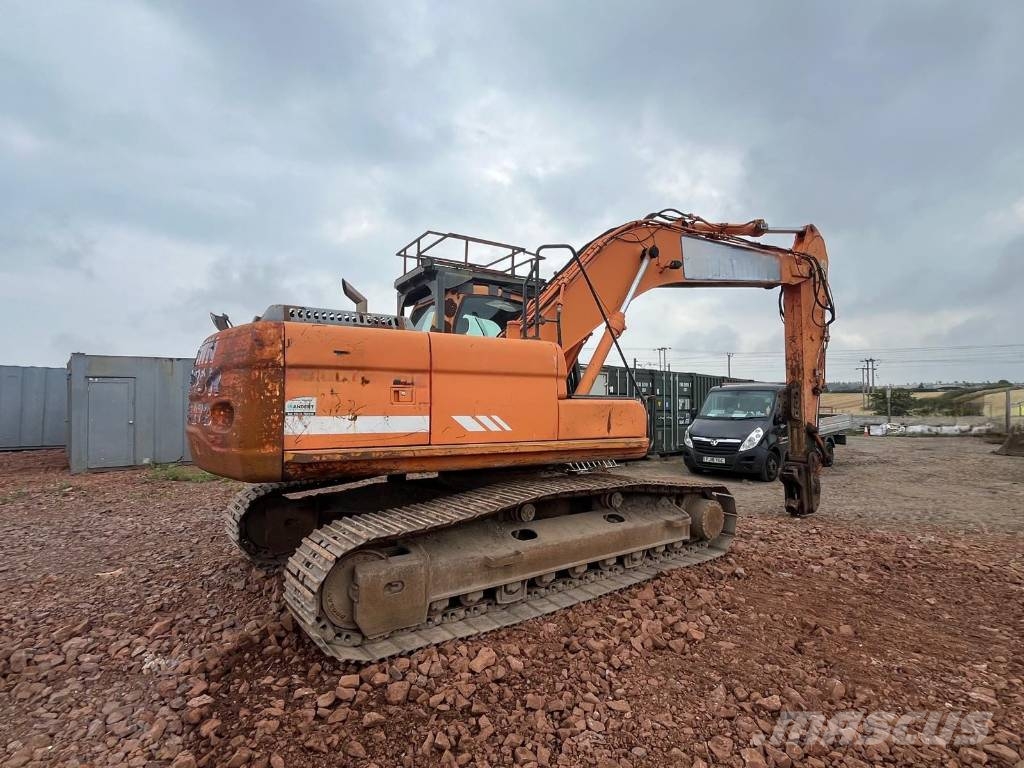Doosan DX 225 LC Pelle sur chenilles