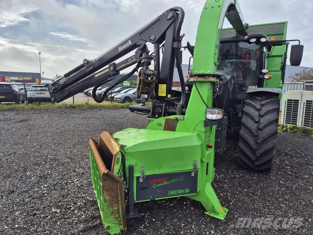 JCB Fastrac 4220 met container Traktorer