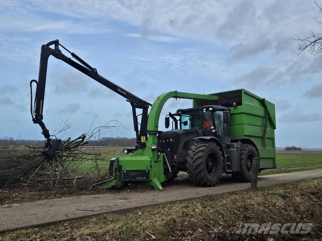 JCB Fastrac 4220 met container Traktorer